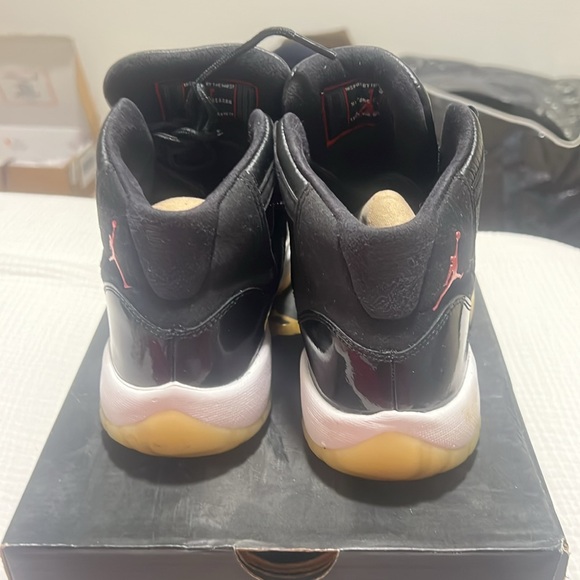 Jordan 11 72-10 size 6Y - Picture 3 of 4